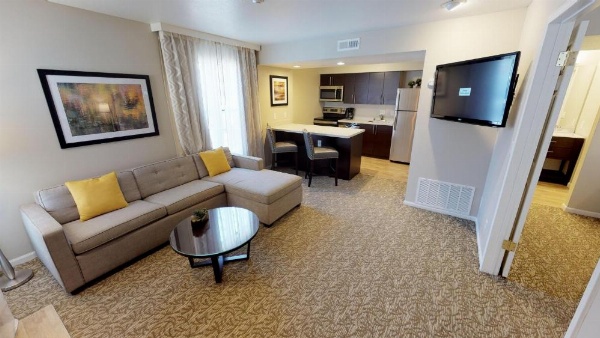 Chase Suites Hotel In Newark image 18