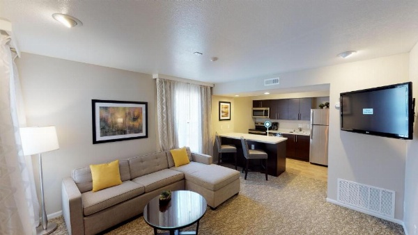 Chase Suites Hotel In Newark image 19