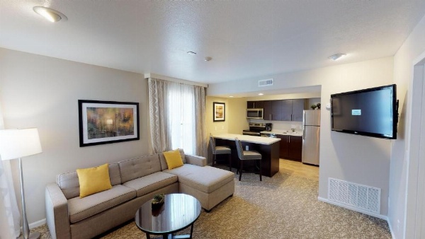 Chase Suites Hotel In Newark image 20